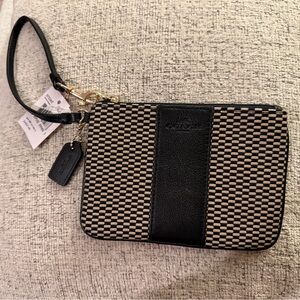 Coach NWT Black & Cream Woven Leather-Trim Wristlet with hangtag. 6.5x4.5
